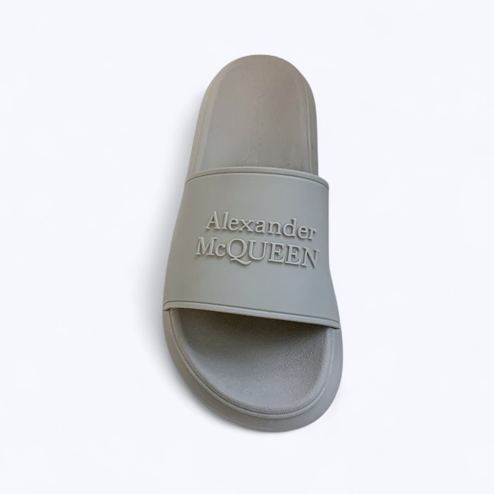 Alexander McQueen Pool Slides In Gray | Size EU 41 / 42